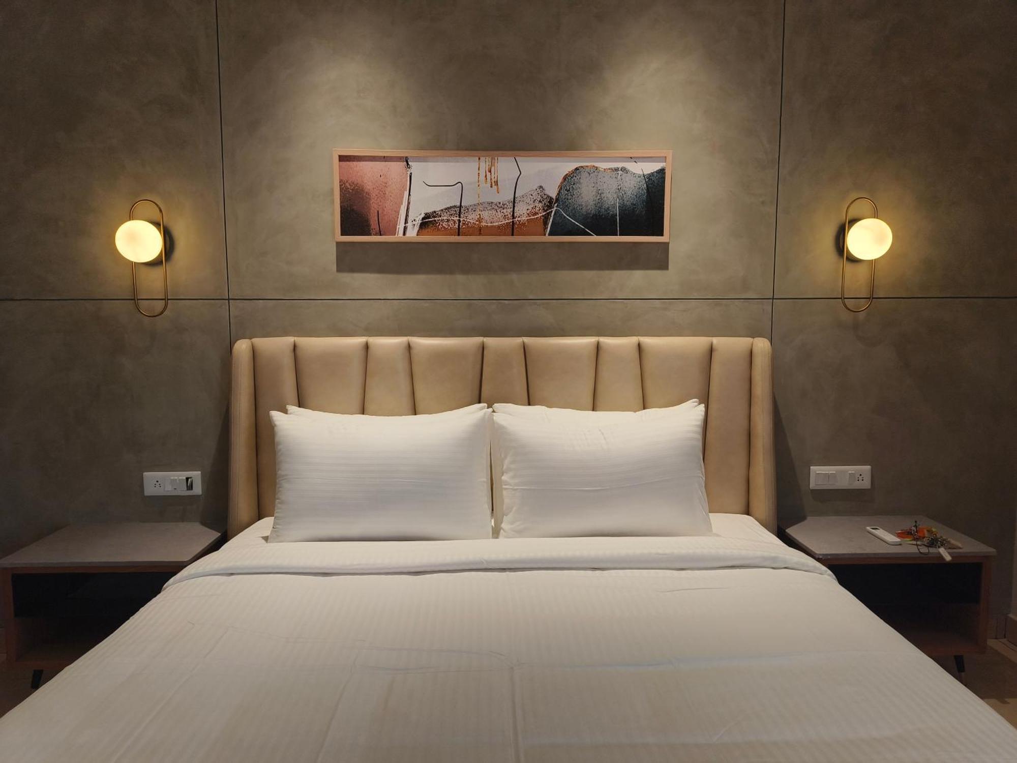 Olive Hotel Le Opera By Embassy Group Bangalore Exterior photo
