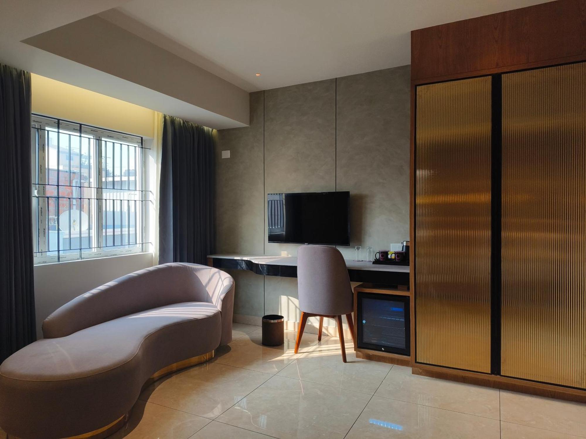Olive Hotel Le Opera By Embassy Group Bangalore Exterior photo